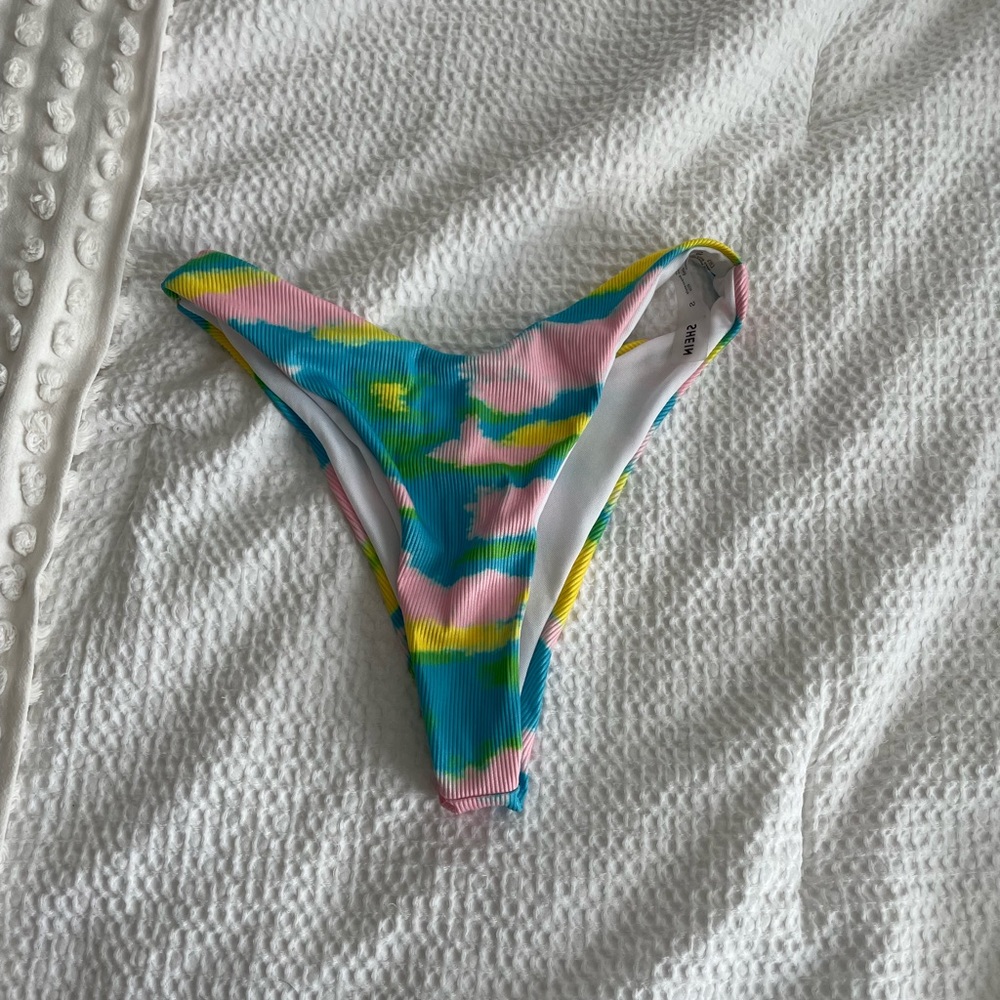 Bikini bottoms